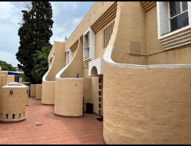 2 BEDROOM DUPLEX FOR SALE IN SUNNYSIDE